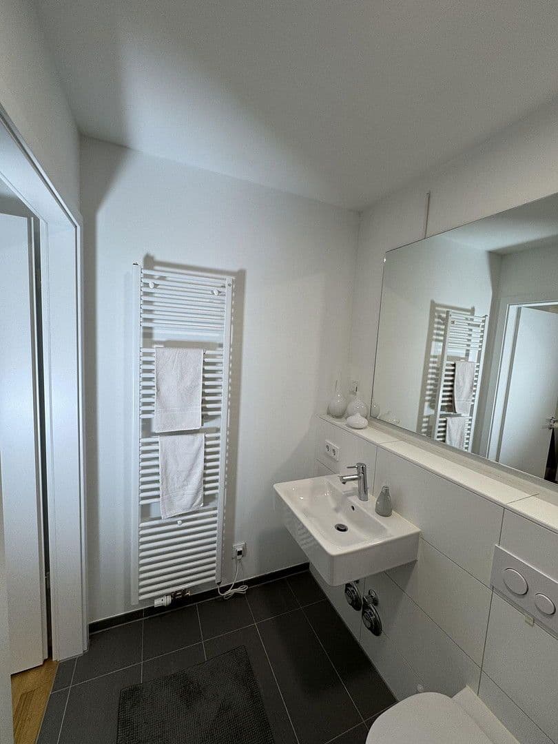 Prenájom bytu 1-izbový 25 m², Leopoldstr. 204, München, Bavorsko Prenájom bytu 1-izbový 25 m², Leopoldstr. 204, München, Bavorsko