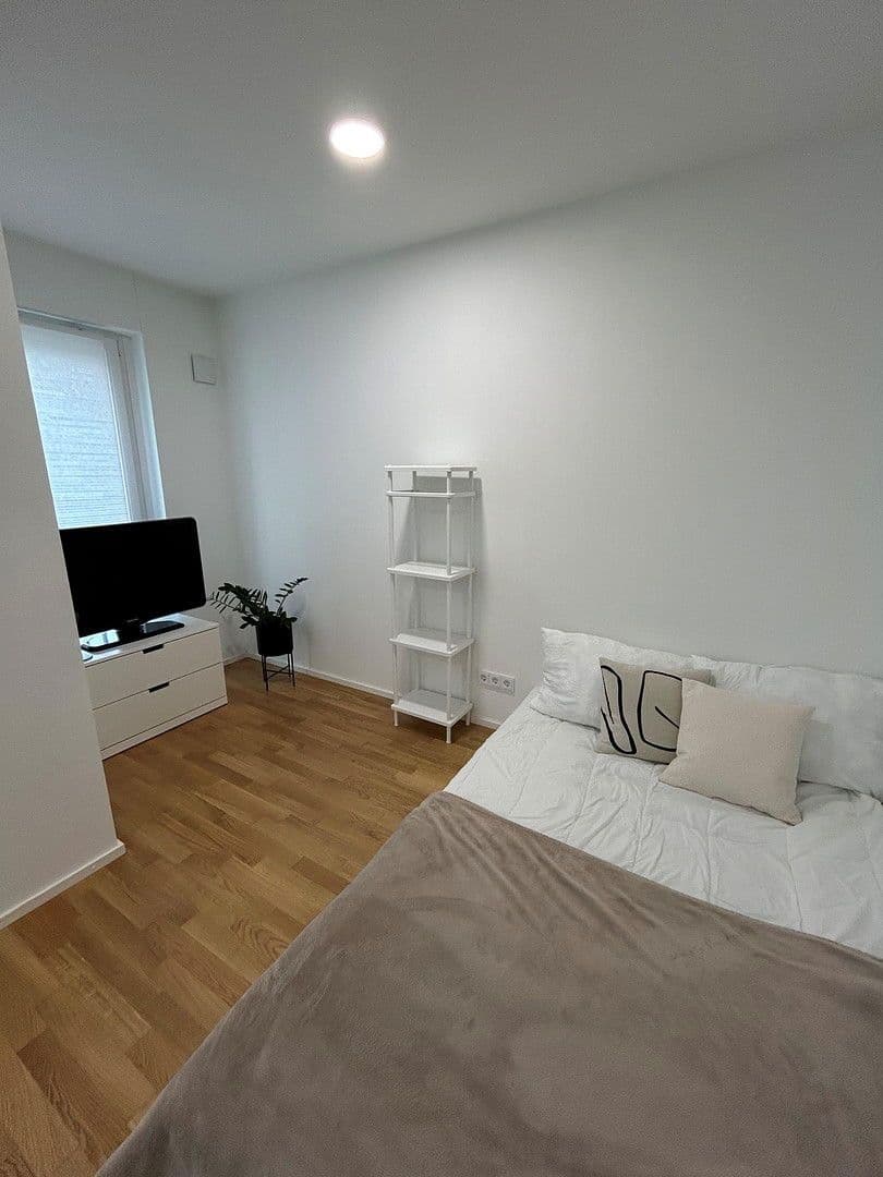 Prenájom bytu 1-izbový 25 m², Leopoldstr. 204, München, Bavorsko Prenájom bytu 1-izbový 25 m², Leopoldstr. 204, München, Bavorsko