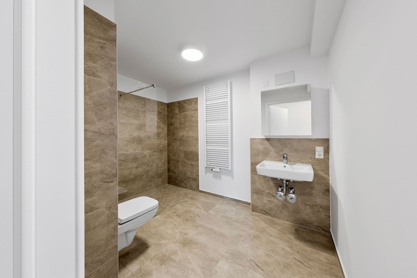 Prenájom bytu 1-izbový 29 m², Rubensstr. 54, Berlin, Berlín Prenájom bytu 1-izbový 29 m², Rubensstr. 54, Berlin, Berlín