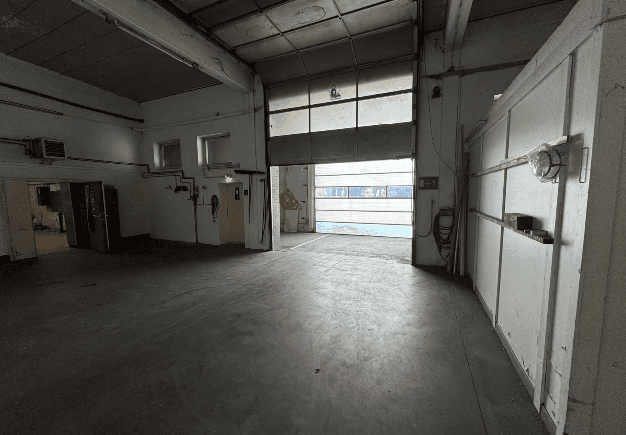 Prenájom nebytového priestoru 310 m², Hermann-Bahlsen-Str 2, Barsinghausen, Dolné Sasko Prenájom nebytového priestoru 310 m², Hermann-Bahlsen-Str 2, Barsinghausen, Dolné Sasko