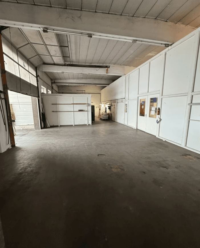 Prenájom nebytového priestoru 310 m², Hermann-Bahlsen-Str 2, Barsinghausen, Dolné Sasko Prenájom nebytového priestoru 310 m², Hermann-Bahlsen-Str 2, Barsinghausen, Dolné Sasko