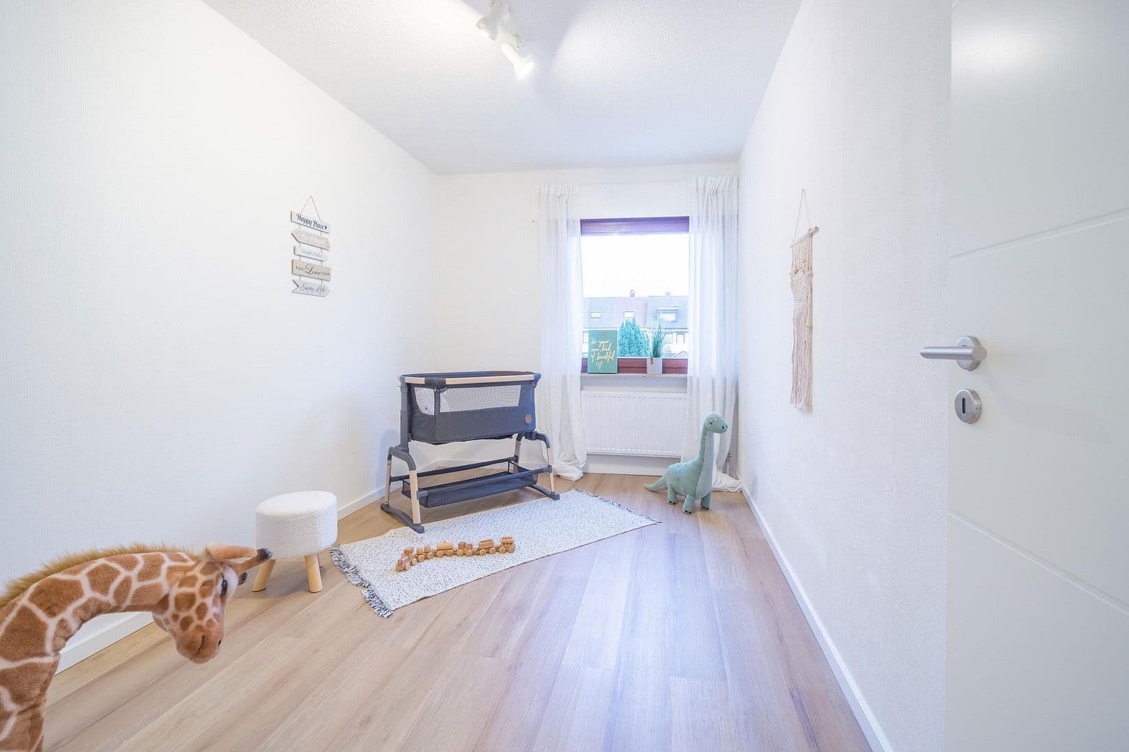 Predaj domu 170 m², pozemek 175 m², Nürnberg, Bavorsko Predaj domu 170 m², pozemek 175 m², Nürnberg, Bavorsko