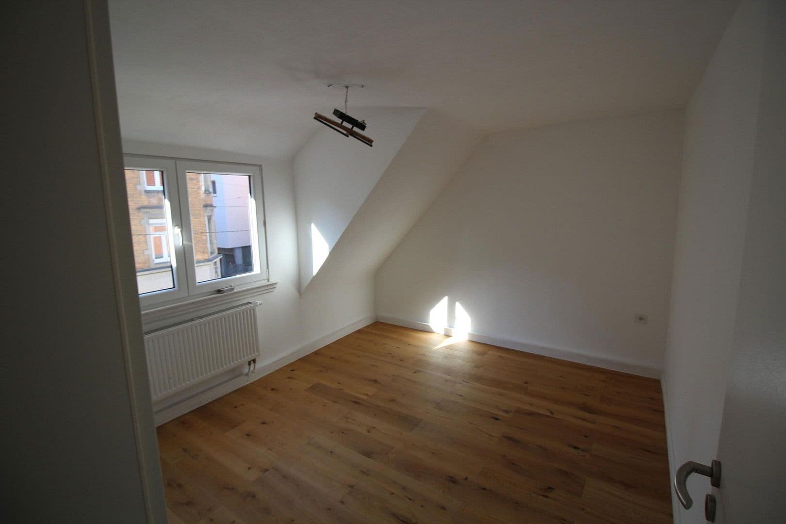 Predaj domu 148 m², pozemek 142 m², Stuttgart, Bádensko-Wurttembersko Predaj domu 148 m², pozemek 142 m², Stuttgart, Bádensko-Wurttembersko