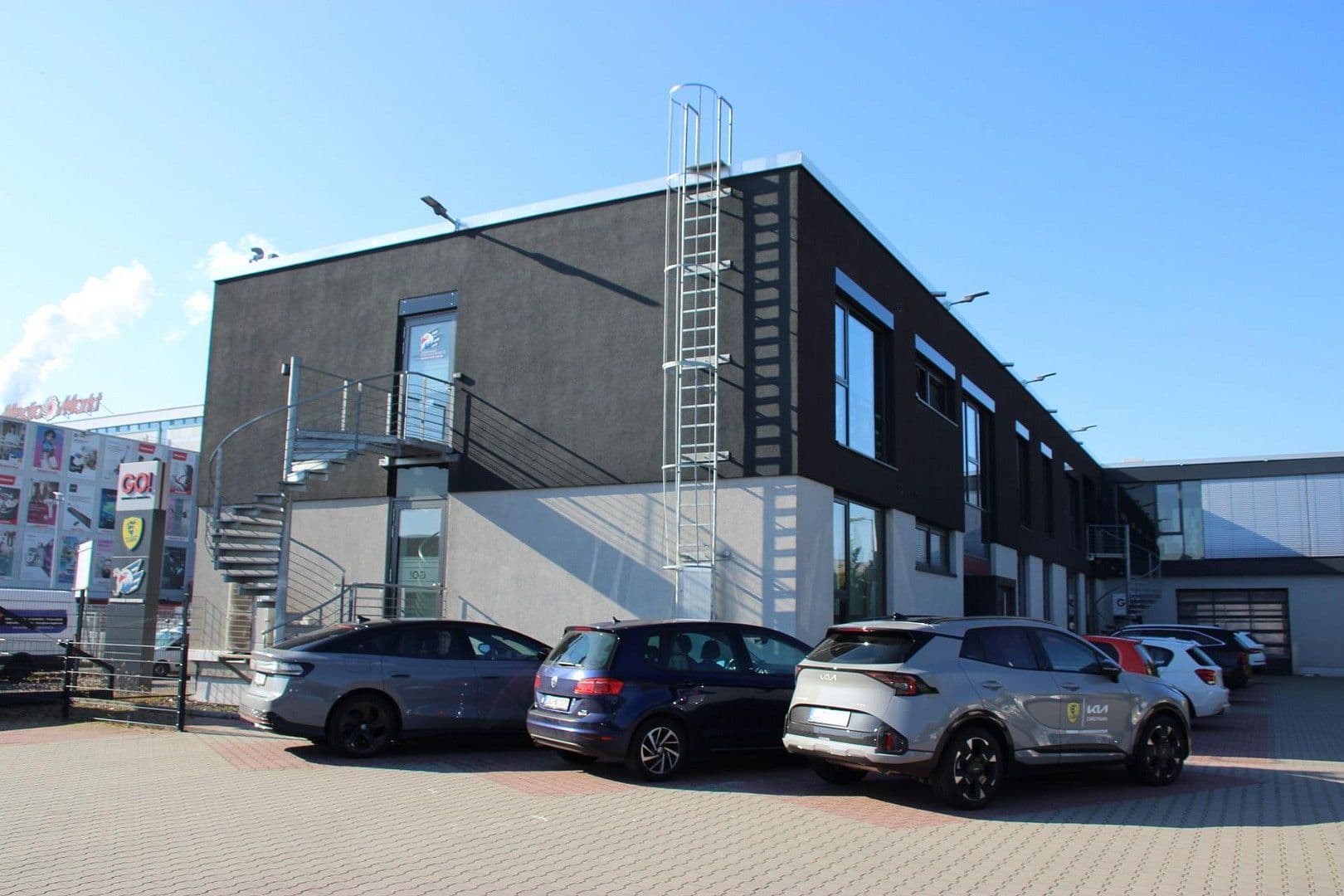 Prenájom nebytového priestoru 1.000 m², Franz-Grashof-Straße 5, Mannheim, Bádensko-Wurttembersko Prenájom nebytového priestoru 1.000 m², Franz-Grashof-Straße 5, Mannheim, Bádensko-Wurttembersko