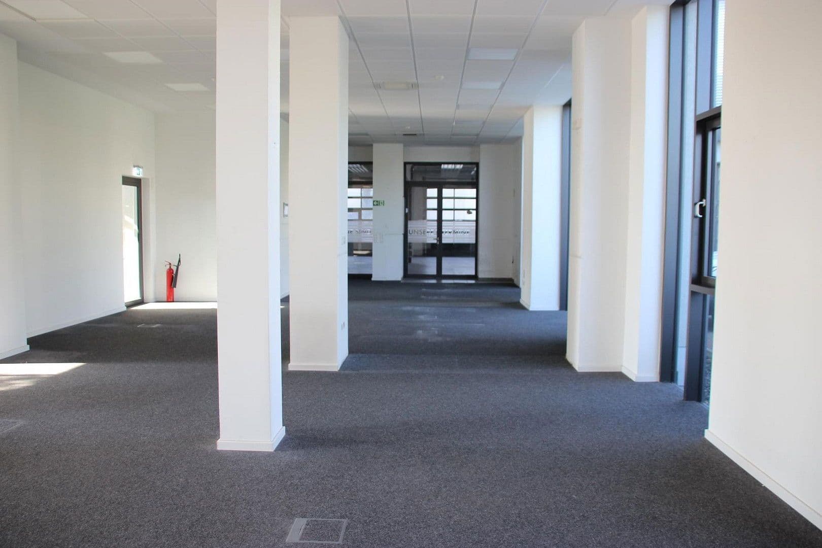 Prenájom nebytového priestoru 1.000 m², Franz-Grashof-Straße 5, Mannheim, Bádensko-Wurttembersko Prenájom nebytového priestoru 1.000 m², Franz-Grashof-Straße 5, Mannheim, Bádensko-Wurttembersko