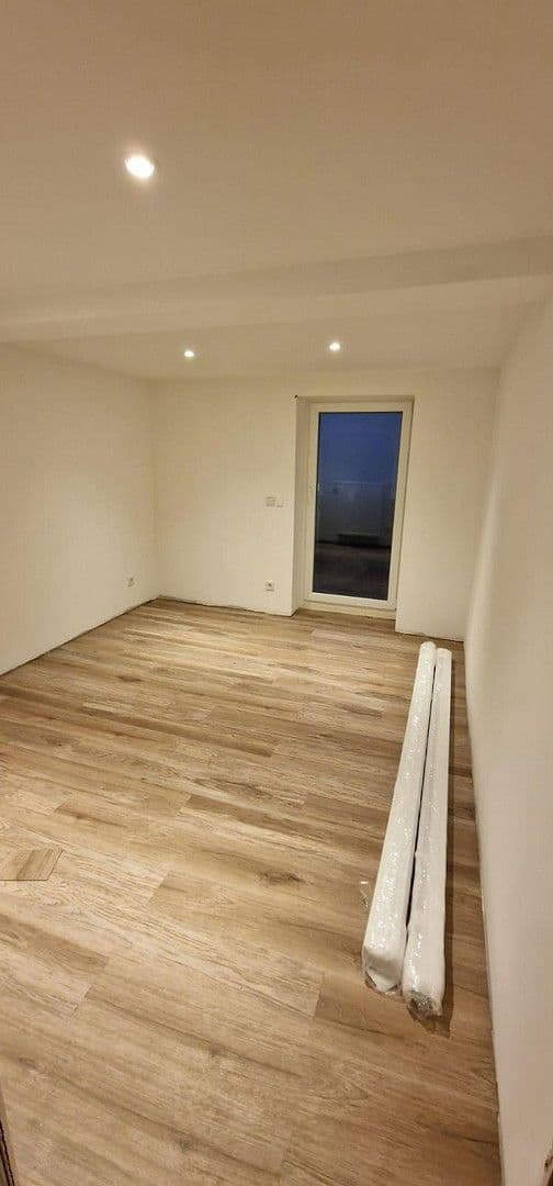 Prenájom domu 110 m², pozemek 900 m², Hohe Straße 1, Elz, Hesensko Prenájom domu 110 m², pozemek 900 m², Hohe Straße 1, Elz, Hesensko