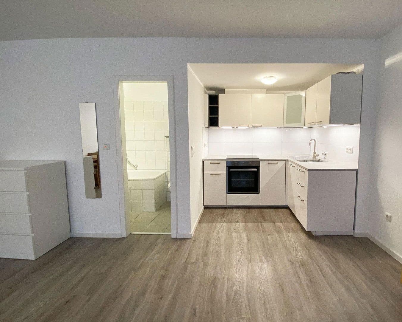 Predaj bytu 1-izbový 37 m², Köln, Severné Porýnie - Westfálsko Predaj bytu 1-izbový 37 m², Köln, Severné Porýnie - Westfálsko