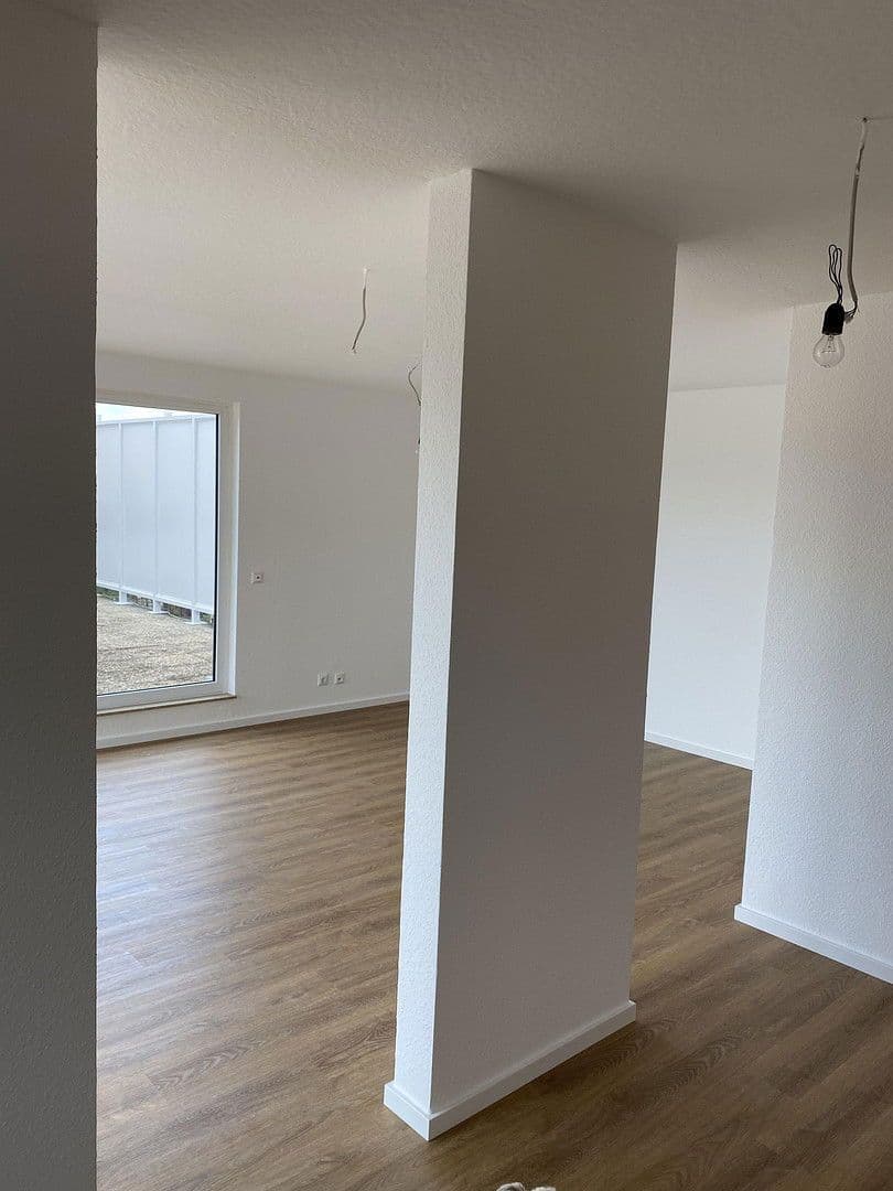 Prenájom bytu 2-izbový 76 m², Hessenring 6, Wiesbaden-Nordenstadt, Hesensko Prenájom bytu 2-izbový 76 m², Hessenring 6, Wiesbaden-Nordenstadt, Hesensko