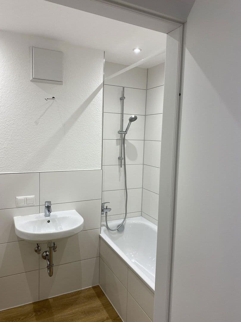 Prenájom bytu 2-izbový 76 m², Hessenring 6, Wiesbaden-Nordenstadt, Hesensko Prenájom bytu 2-izbový 76 m², Hessenring 6, Wiesbaden-Nordenstadt, Hesensko