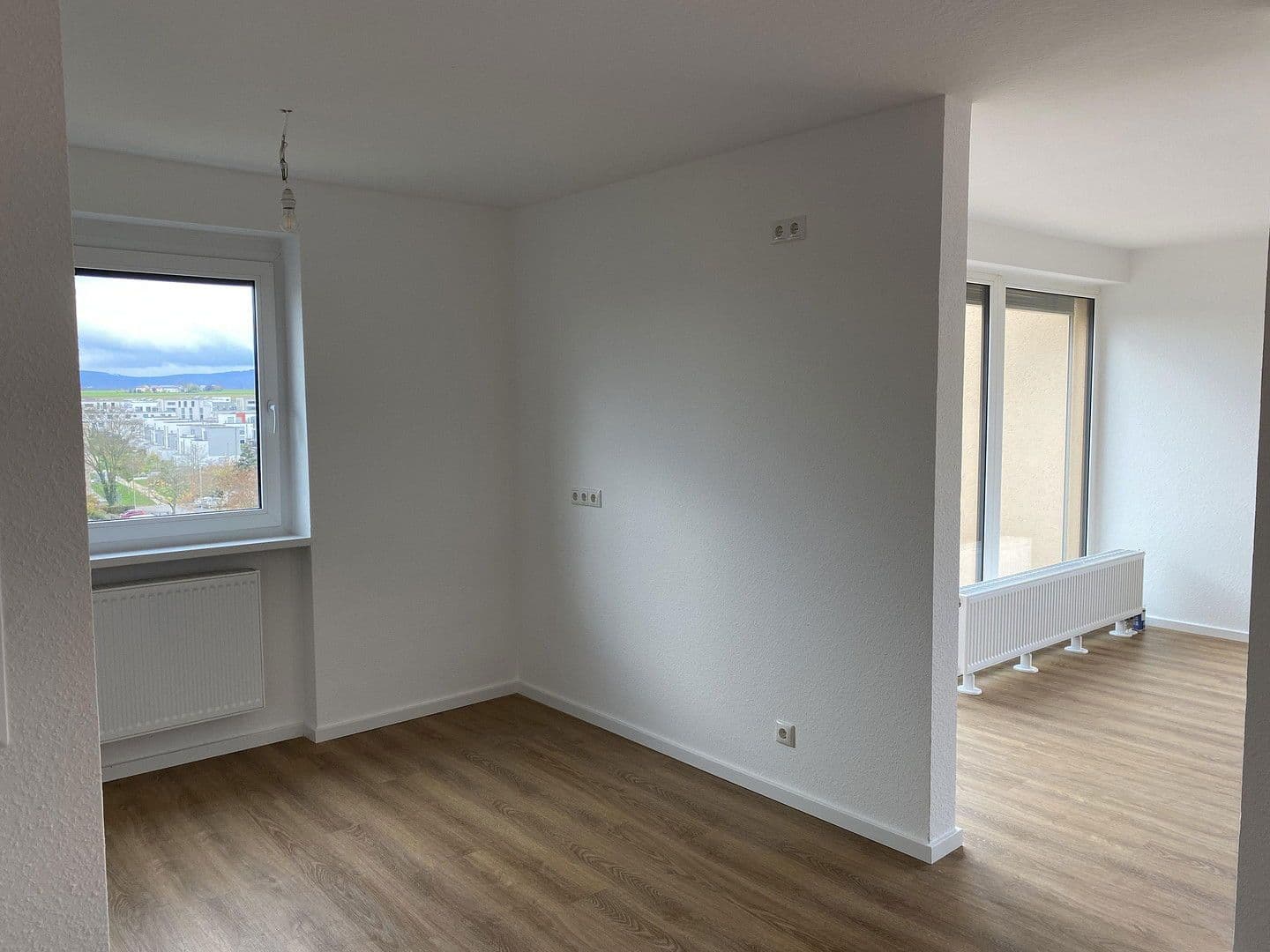 Prenájom bytu 2-izbový 76 m², Hessenring 6, Wiesbaden-Nordenstadt, Hesensko Prenájom bytu 2-izbový 76 m², Hessenring 6, Wiesbaden-Nordenstadt, Hesensko