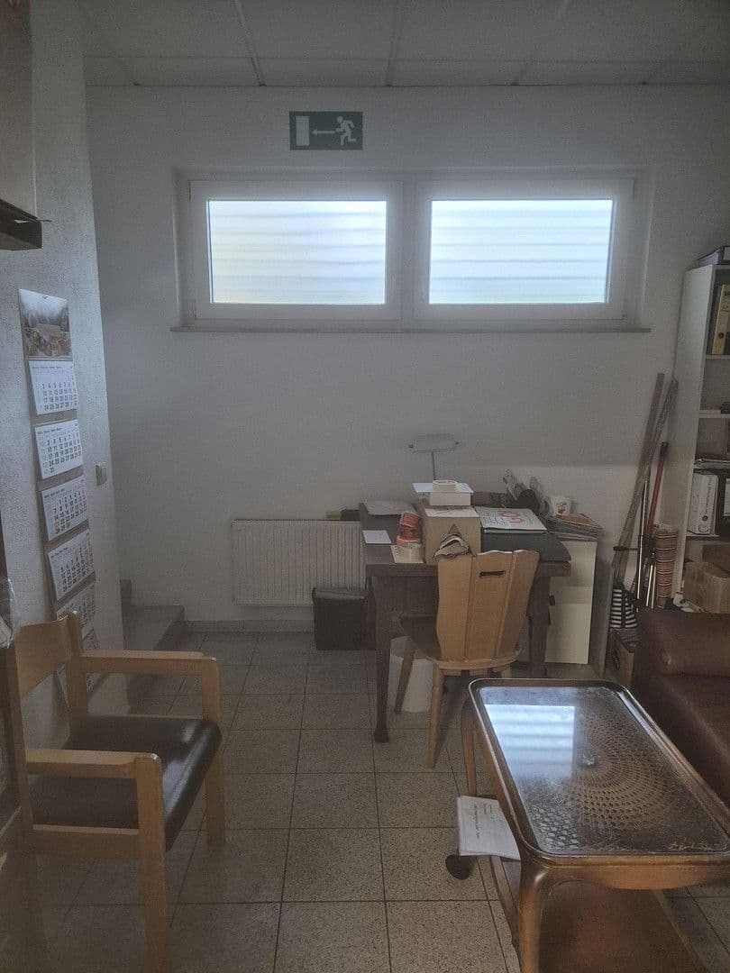 Prenájom nebytového priestoru 160 m², Walter-Gropius-Str. 3, Reutlingen, Bádensko-Wurttembersko Prenájom nebytového priestoru 160 m², Walter-Gropius-Str. 3, Reutlingen, Bádensko-Wurttembersko