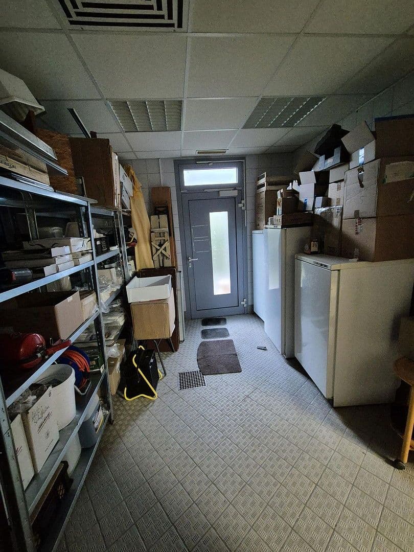 Prenájom nebytového priestoru 160 m², Walter-Gropius-Str. 3, Reutlingen, Bádensko-Wurttembersko Prenájom nebytového priestoru 160 m², Walter-Gropius-Str. 3, Reutlingen, Bádensko-Wurttembersko