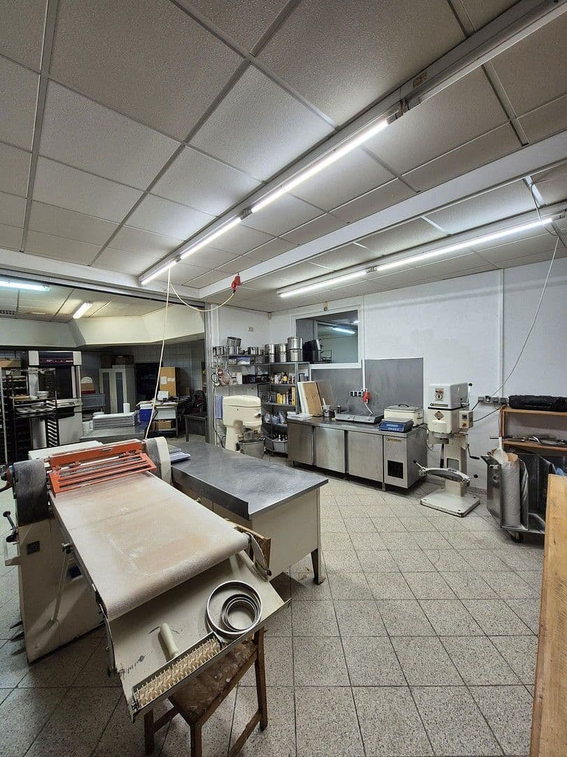 Prenájom nebytového priestoru 160 m², Walter-Gropius-Str. 3, Reutlingen, Bádensko-Wurttembersko Prenájom nebytového priestoru 160 m², Walter-Gropius-Str. 3, Reutlingen, Bádensko-Wurttembersko