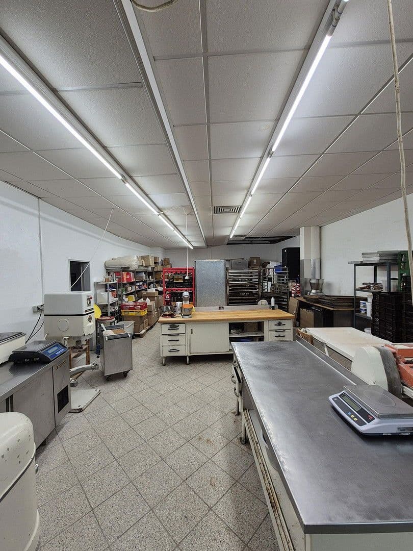 Prenájom nebytového priestoru 160 m², Walter-Gropius-Str. 3, Reutlingen, Bádensko-Wurttembersko Prenájom nebytového priestoru 160 m², Walter-Gropius-Str. 3, Reutlingen, Bádensko-Wurttembersko