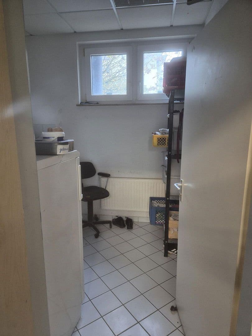 Prenájom nebytového priestoru 160 m², Walter-Gropius-Str. 3, Reutlingen, Bádensko-Wurttembersko Prenájom nebytového priestoru 160 m², Walter-Gropius-Str. 3, Reutlingen, Bádensko-Wurttembersko