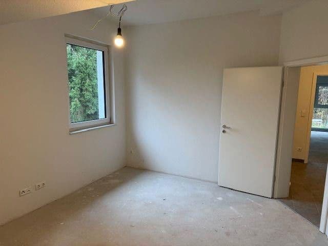 Prenájom domu 170 m², pozemek 1.500 m², Serlostraße 22c, Gladbeck, Severné Porýnie - Westfálsko Prenájom domu 170 m², pozemek 1.500 m², Serlostraße 22c, Gladbeck, Severné Porýnie - Westfálsko