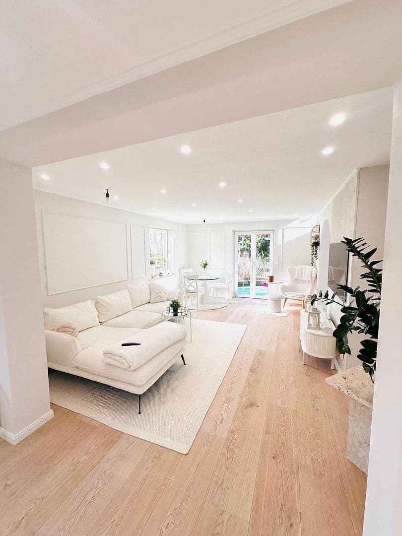 Predaj domu 250 m², pozemek 1.600 m², Aindling, Bavorsko Predaj domu 250 m², pozemek 1.600 m², Aindling, Bavorsko