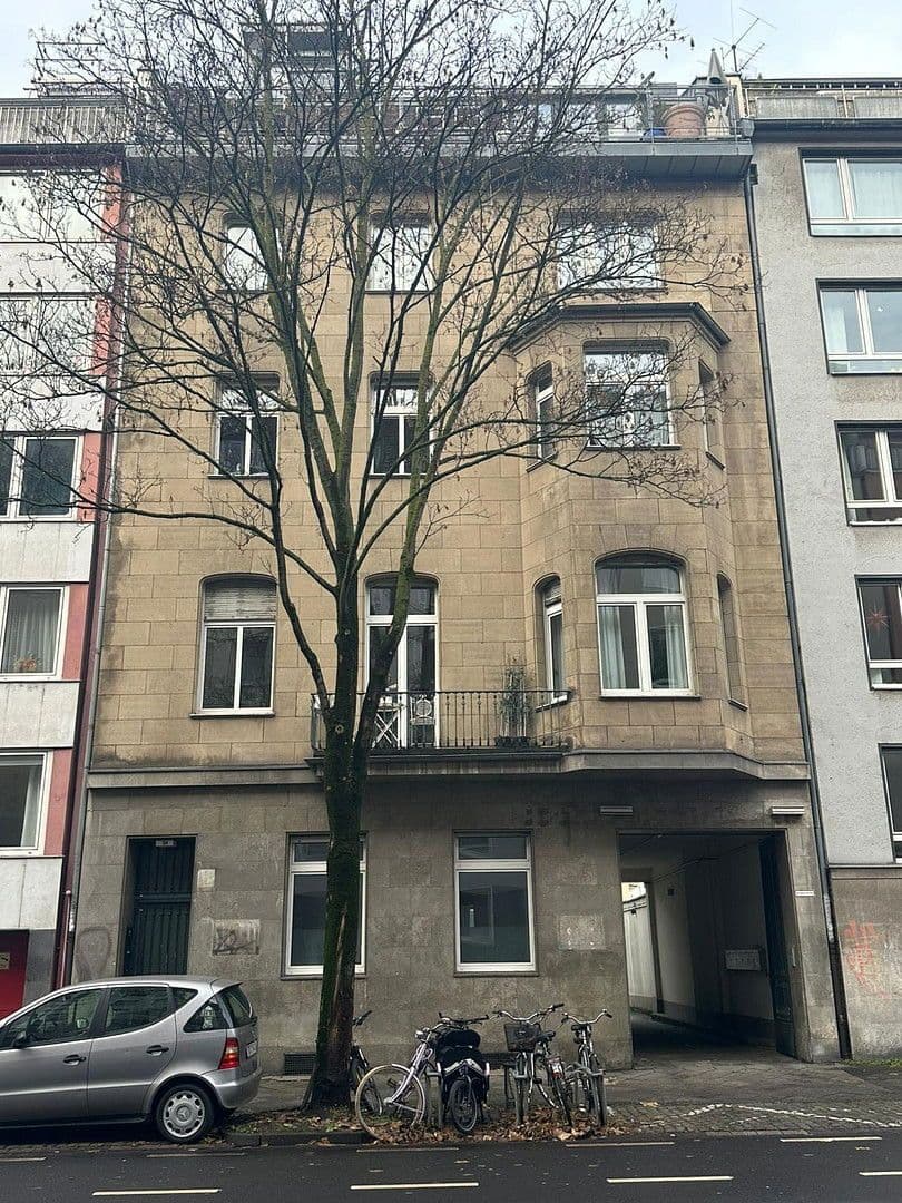 Predaj domu 1.063 m², pozemek 659 m², Bagelstraße 104, Düsseldorf, Severné Porýnie - Westfálsko Predaj domu 1.063 m², pozemek 659 m², Bagelstraße 104, Düsseldorf, Severné Porýnie - Westfálsko