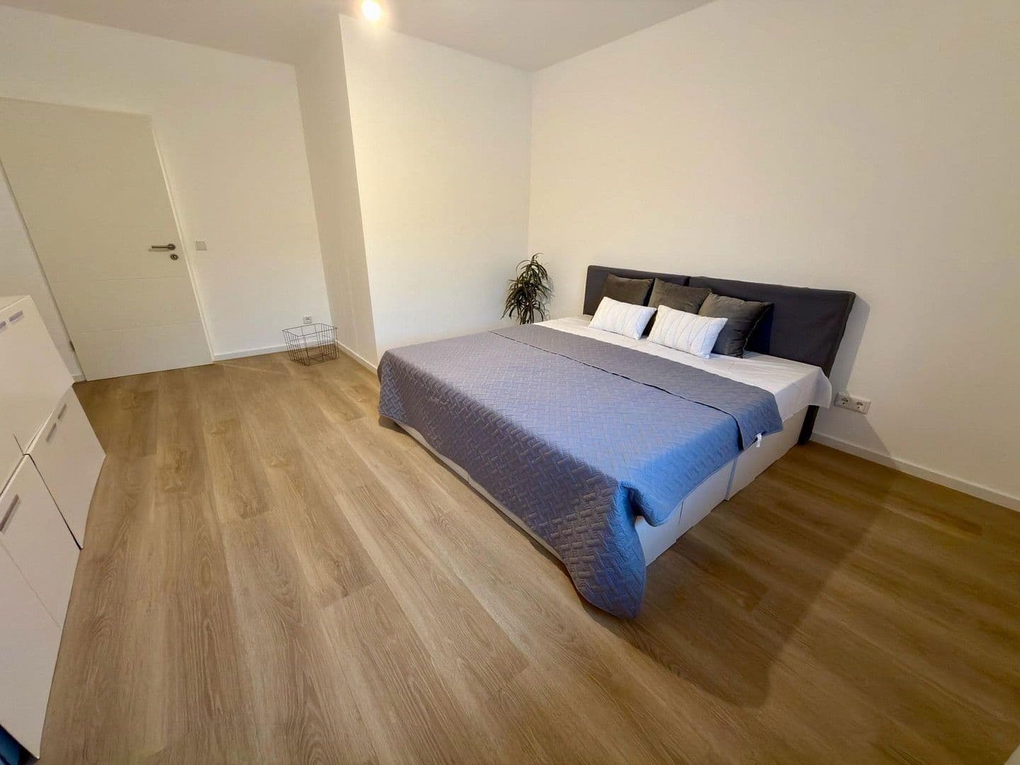 Prenájom bytu 3-izbový 100 m², Rudolfstraße 12, Münster, Severné Porýnie - Westfálsko Prenájom bytu 3-izbový 100 m², Rudolfstraße 12, Münster, Severné Porýnie - Westfálsko