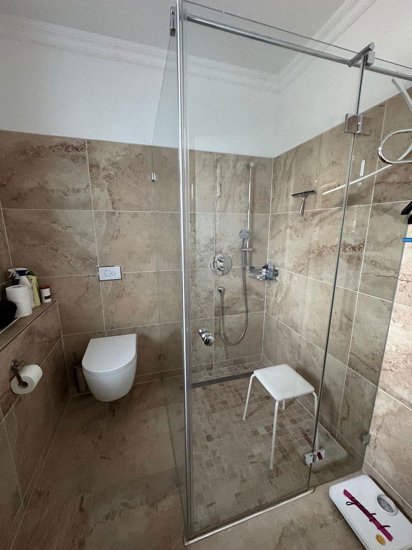 Predaj domu 265 m², pozemek 996 m², Potsdam Groß Glienicke zu Berlin, Brandenbursko Predaj domu 265 m², pozemek 996 m², Potsdam Groß Glienicke zu Berlin, Brandenbursko