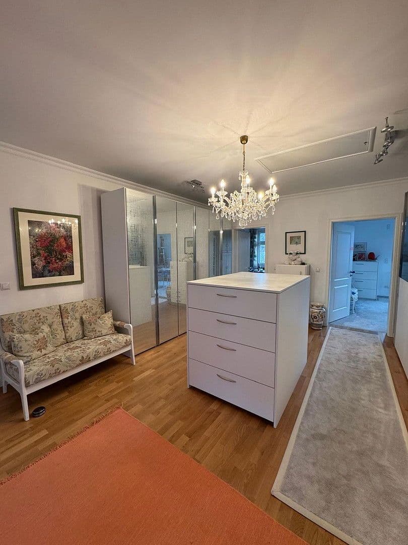 Predaj domu 265 m², pozemek 996 m², Potsdam Groß Glienicke zu Berlin, Brandenbursko Predaj domu 265 m², pozemek 996 m², Potsdam Groß Glienicke zu Berlin, Brandenbursko