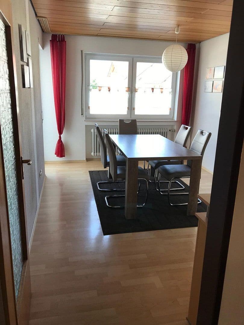 Prenájom bytu 5-izbový 131 m², Mietingen, Bádensko-Wurttembersko Prenájom bytu 5-izbový 131 m², Mietingen, Bádensko-Wurttembersko