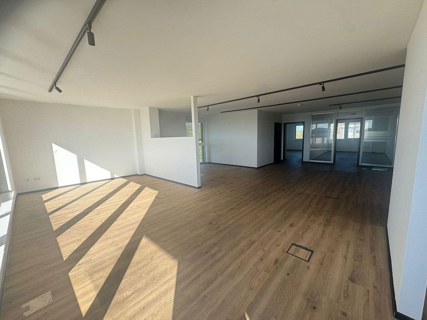 Prenájom kancelárie 335 m², Am Kaiserberg 11, Gießen, Hesensko Prenájom kancelárie 335 m², Am Kaiserberg 11, Gießen, Hesensko