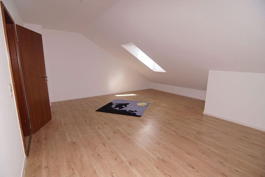 Prenájom bytu 3-izbový 113 m², Neu-Anspach, Hesensko Prenájom bytu 3-izbový 113 m², Neu-Anspach, Hesensko