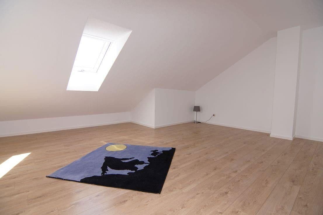 Prenájom bytu 3-izbový 113 m², Neu-Anspach, Hesensko Prenájom bytu 3-izbový 113 m², Neu-Anspach, Hesensko