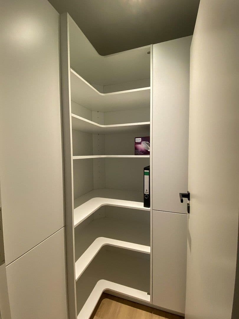 Prenájom bytu 2-izbový 50 m², München, Bavorsko Prenájom bytu 2-izbový 50 m², München, Bavorsko