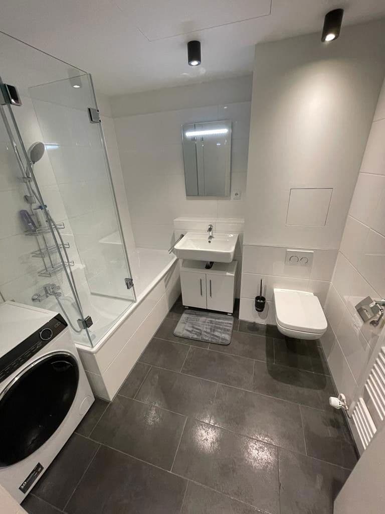 Prenájom bytu 2-izbový 50 m², München, Bavorsko Prenájom bytu 2-izbový 50 m², München, Bavorsko