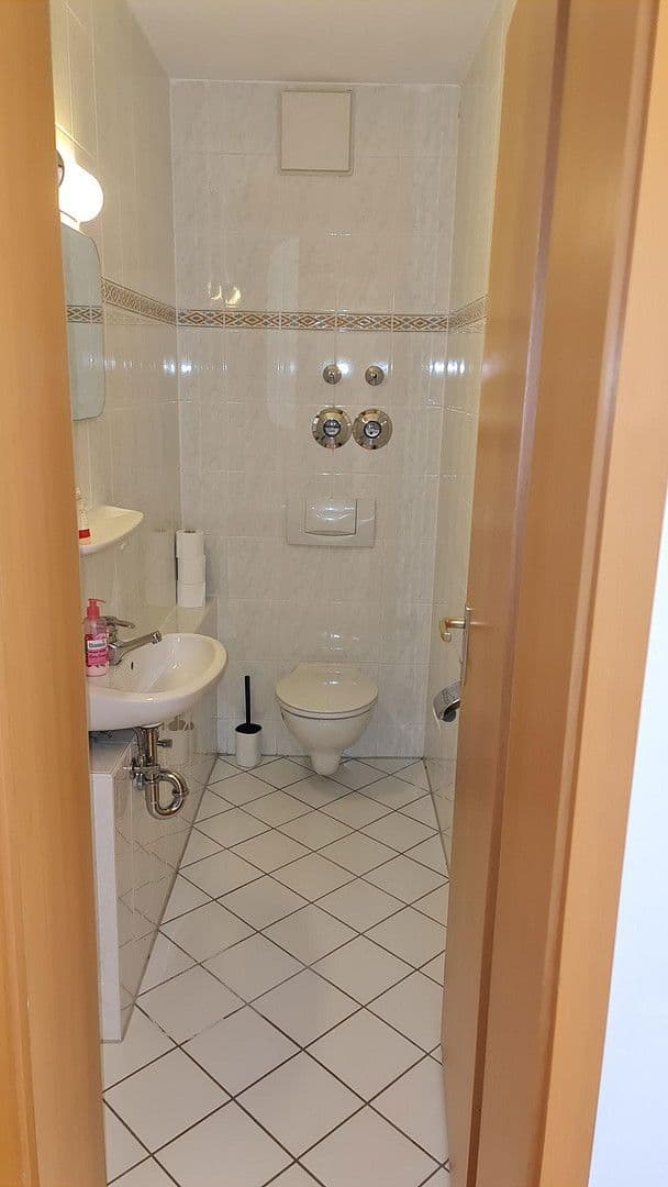 Prenájom bytu 21 m², Kieler Straße 1a, Berlin, Berlín Prenájom bytu 21 m², Kieler Straße 1a, Berlin, Berlín