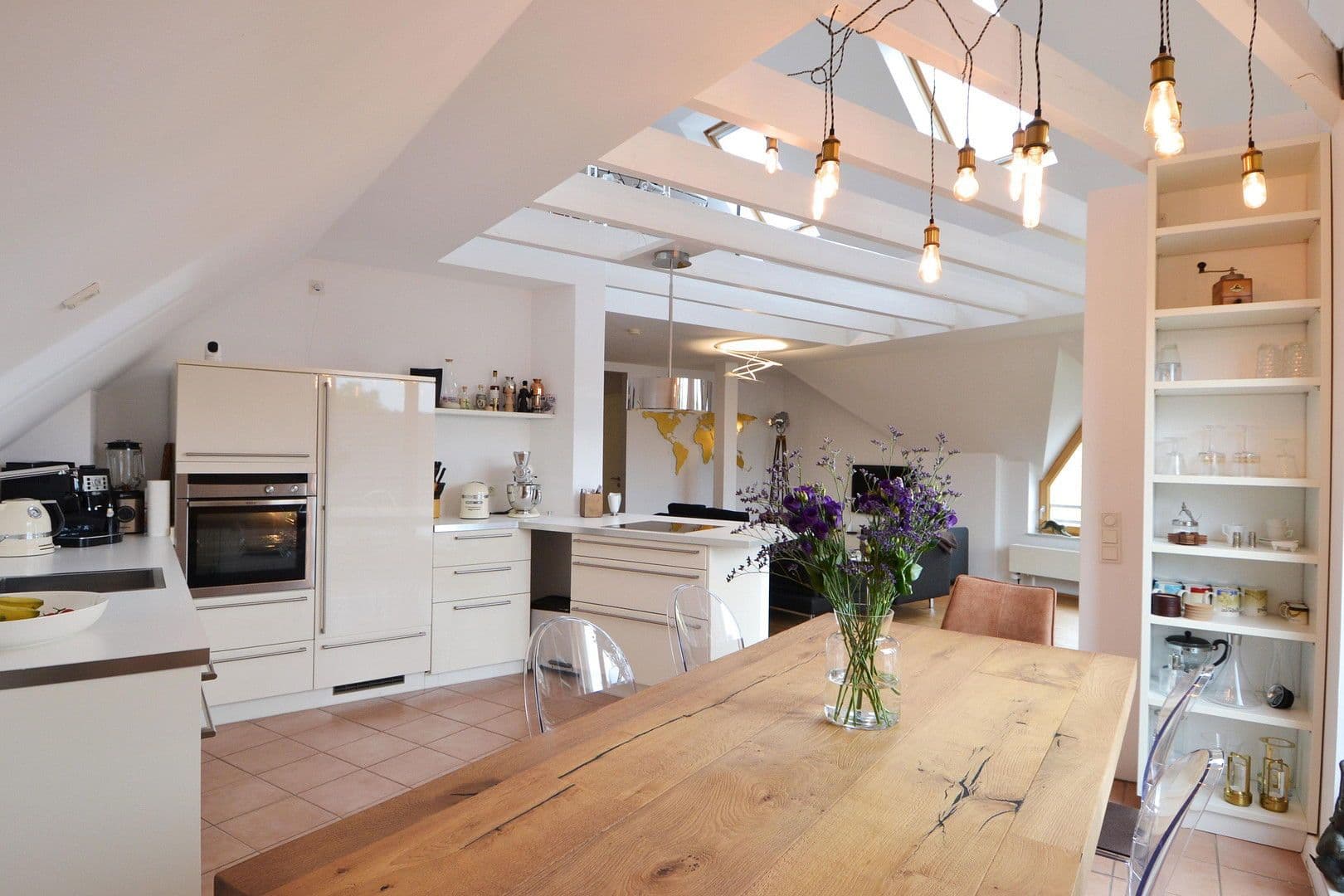 Predaj domu 356 m², pozemek 290 m², Hochstrasse 10, Meerbusch, Severné Porýnie - Westfálsko Predaj domu 356 m², pozemek 290 m², Hochstrasse 10, Meerbusch, Severné Porýnie - Westfálsko