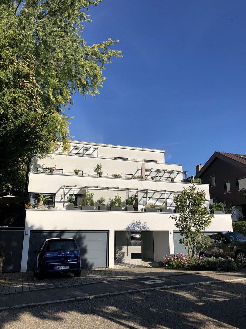 Prenájom bytu 5-izbový 136 m², Weinstadt, Bádensko-Wurttembersko Prenájom bytu 5-izbový 136 m², Weinstadt, Bádensko-Wurttembersko