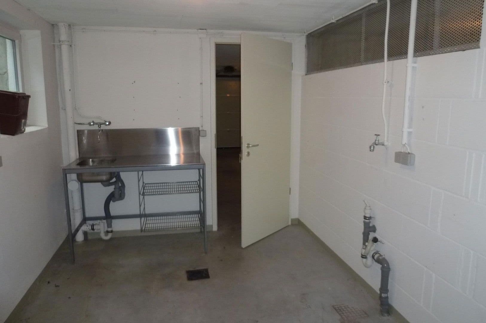 Prenájom bytu 5-izbový 136 m², Weinstadt, Bádensko-Wurttembersko Prenájom bytu 5-izbový 136 m², Weinstadt, Bádensko-Wurttembersko