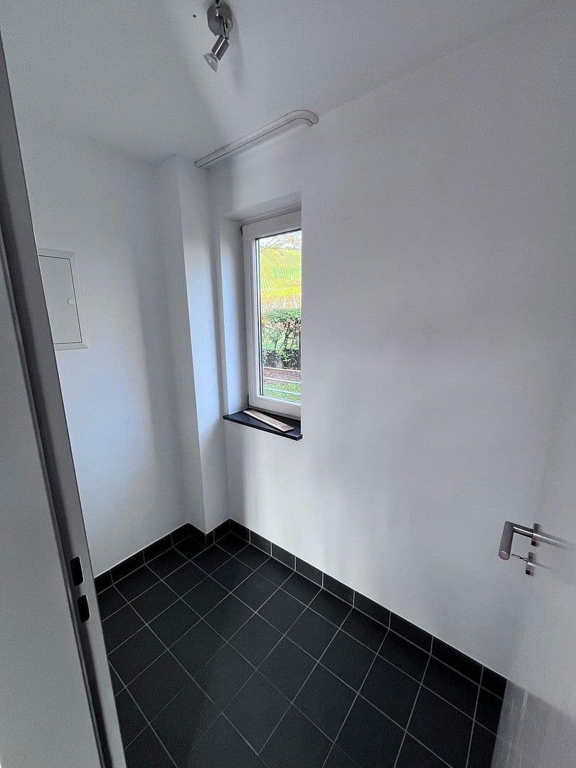 Prenájom bytu 5-izbový 136 m², Weinstadt, Bádensko-Wurttembersko Prenájom bytu 5-izbový 136 m², Weinstadt, Bádensko-Wurttembersko