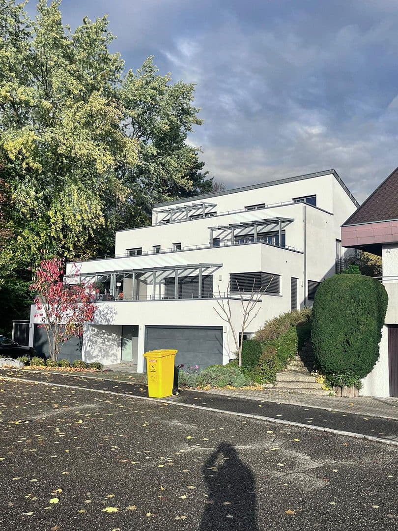 Prenájom bytu 5-izbový 136 m², Weinstadt, Bádensko-Wurttembersko Prenájom bytu 5-izbový 136 m², Weinstadt, Bádensko-Wurttembersko