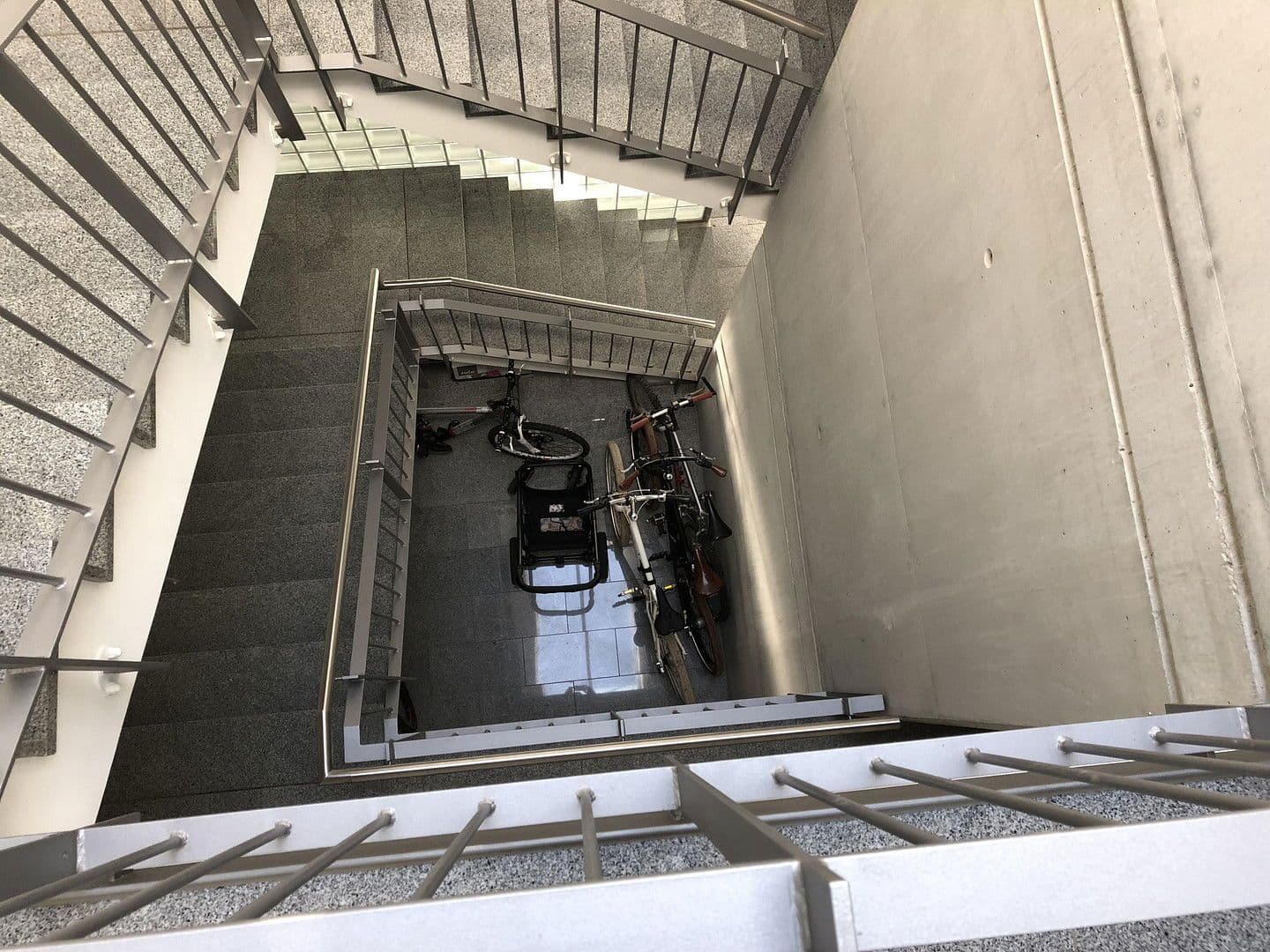 Prenájom bytu 5-izbový 136 m², Weinstadt, Bádensko-Wurttembersko Prenájom bytu 5-izbový 136 m², Weinstadt, Bádensko-Wurttembersko