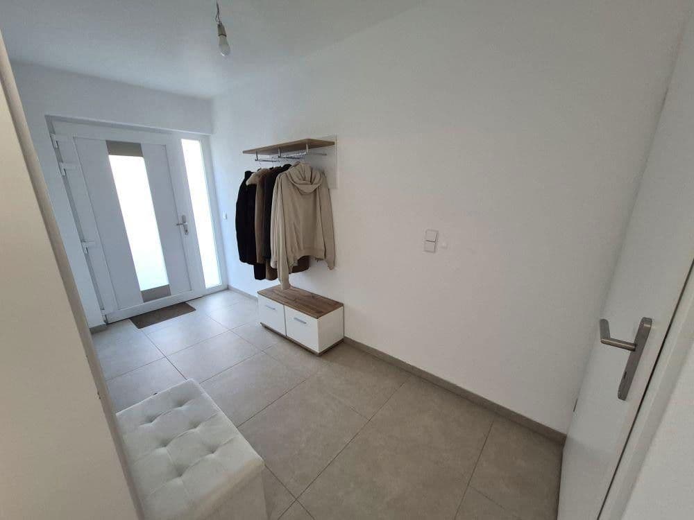 Prenájom bytu 3-izbový 118 m², Lerchenstr. 5, Oberkochen, Bádensko-Wurttembersko Prenájom bytu 3-izbový 118 m², Lerchenstr. 5, Oberkochen, Bádensko-Wurttembersko