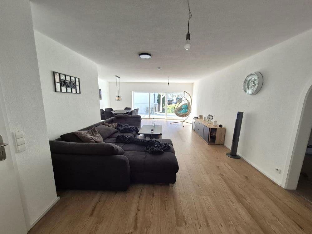 Prenájom bytu 3-izbový 118 m², Lerchenstr. 5, Oberkochen, Bádensko-Wurttembersko Prenájom bytu 3-izbový 118 m², Lerchenstr. 5, Oberkochen, Bádensko-Wurttembersko