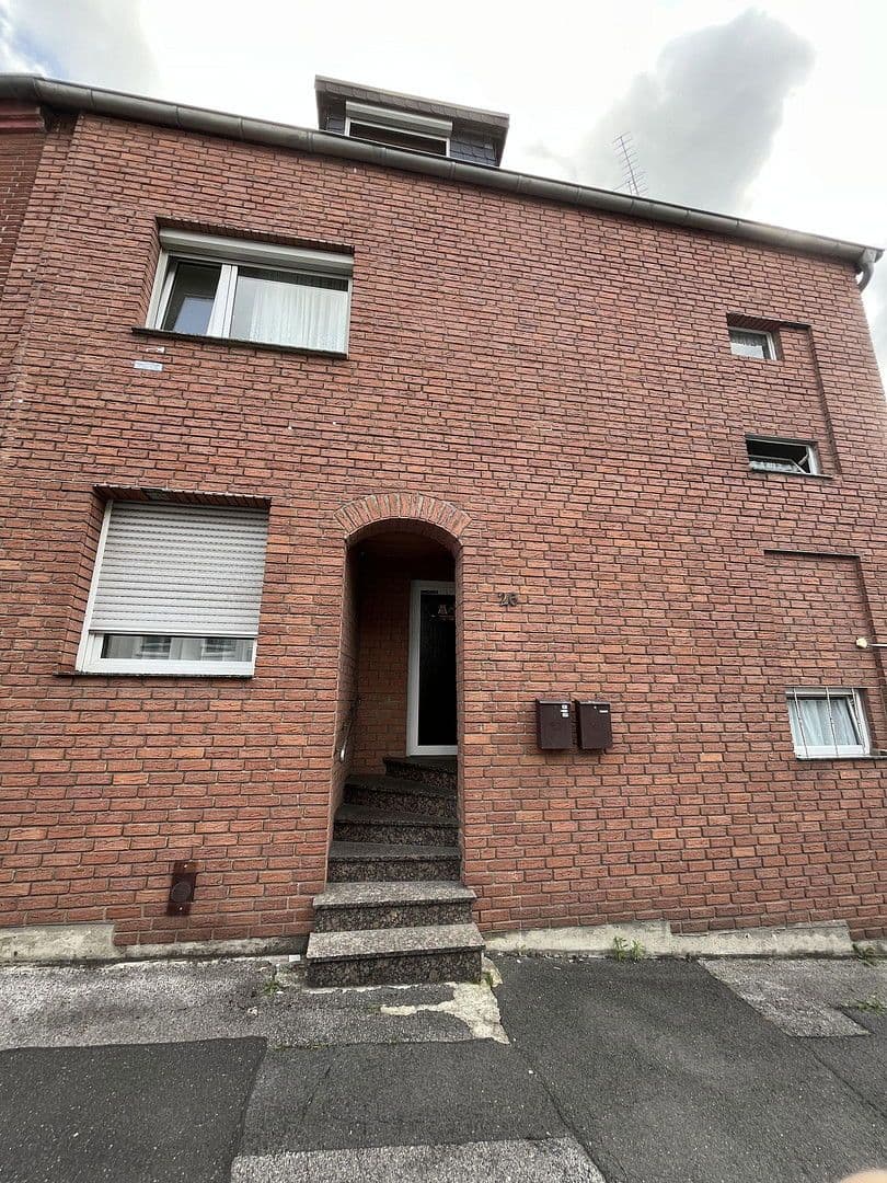 Prenájom bytu 3-izbový 104 m², Bergstraße 26, Hürth, Severné Porýnie - Westfálsko Prenájom bytu 3-izbový 104 m², Bergstraße 26, Hürth, Severné Porýnie - Westfálsko