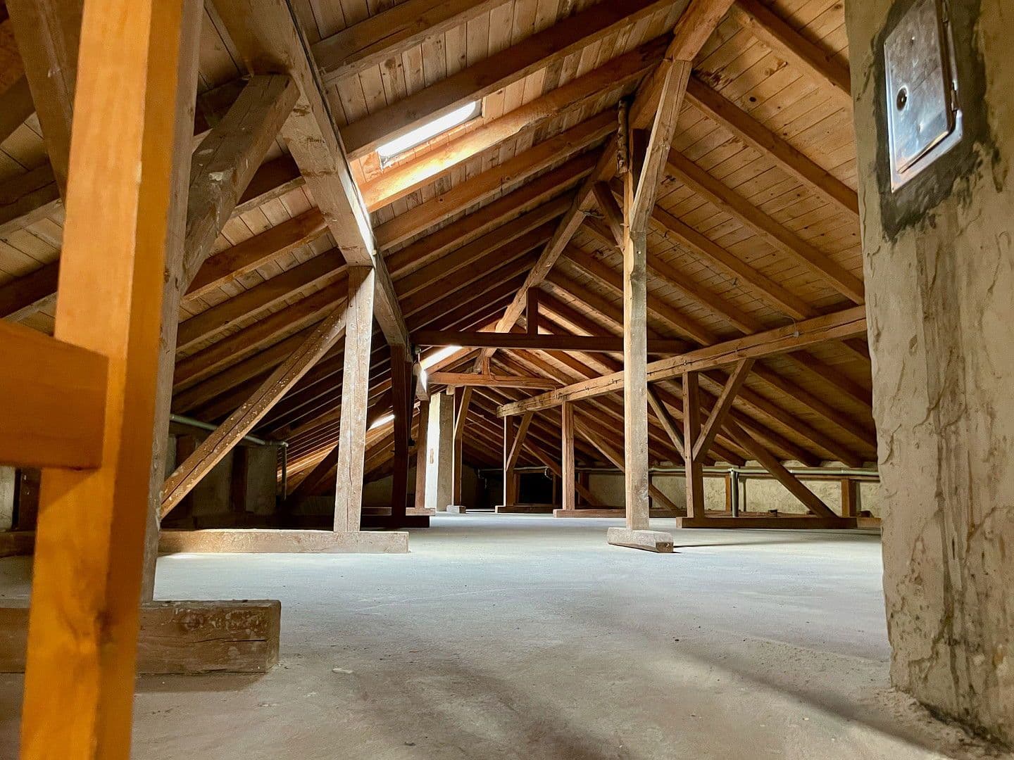 Predaj domu 346 m², pozemek 2.815 m², Hausbergstrasse 8, Frankeneck, Porýnie-Falcko Predaj domu 346 m², pozemek 2.815 m², Hausbergstrasse 8, Frankeneck, Porýnie-Falcko