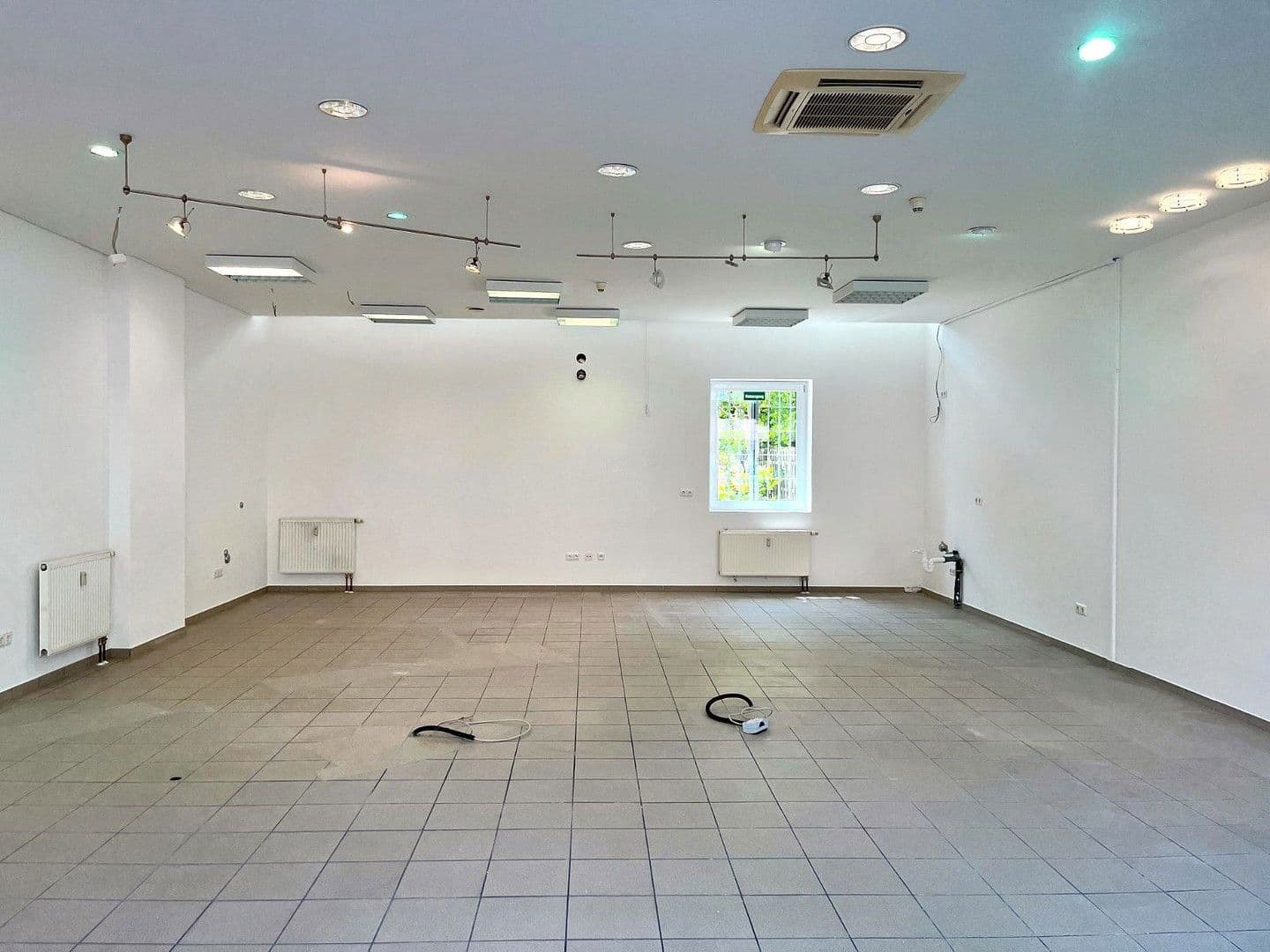 Prenájom nebytového priestoru 73 m², Fürth, Bavorsko Prenájom nebytového priestoru 73 m², Fürth, Bavorsko