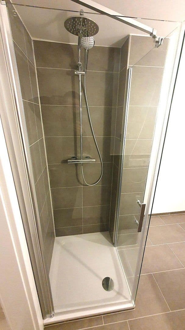 Prenájom bytu 2-izbový 70 m², Rheinstraße 14, Gailingen am Hochrhein, Bádensko-Wurttembersko Prenájom bytu 2-izbový 70 m², Rheinstraße 14, Gailingen am Hochrhein, Bádensko-Wurttembersko