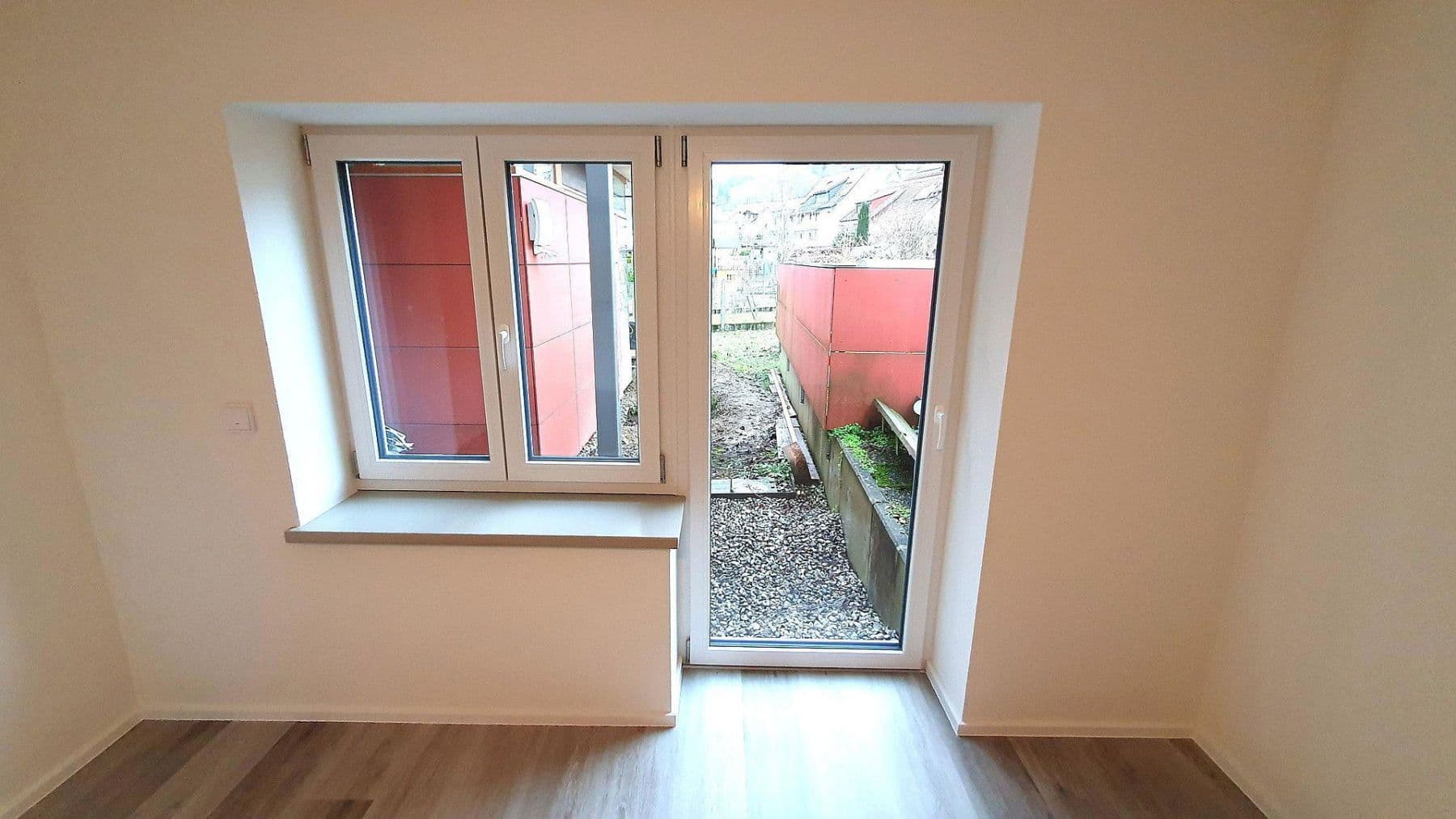 Prenájom bytu 2-izbový 70 m², Rheinstraße 14, Gailingen am Hochrhein, Bádensko-Wurttembersko Prenájom bytu 2-izbový 70 m², Rheinstraße 14, Gailingen am Hochrhein, Bádensko-Wurttembersko