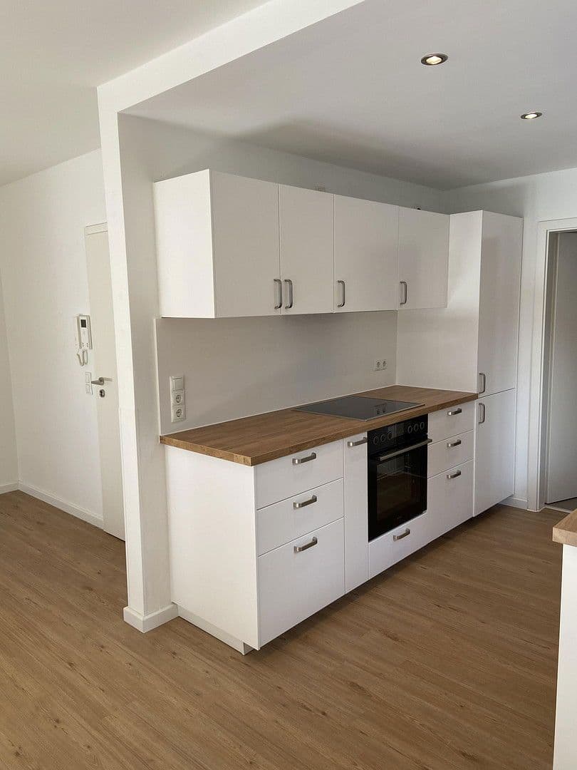 Prenájom bytu 2-izbový 73 m², Mannheim, Bádensko-Wurttembersko Prenájom bytu 2-izbový 73 m², Mannheim, Bádensko-Wurttembersko