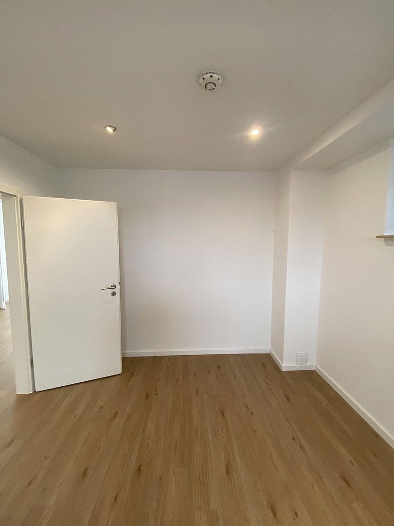 Prenájom bytu 2-izbový 73 m², Mannheim, Bádensko-Wurttembersko Prenájom bytu 2-izbový 73 m², Mannheim, Bádensko-Wurttembersko