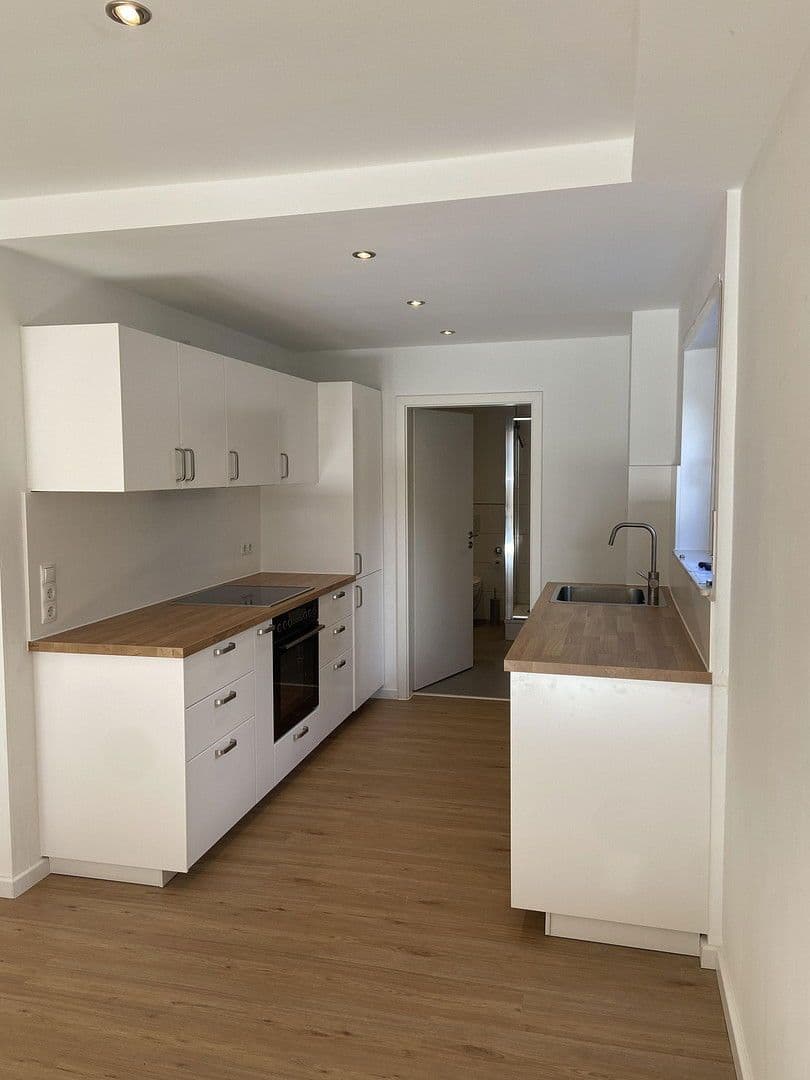 Prenájom bytu 2-izbový 73 m², Mannheim, Bádensko-Wurttembersko Prenájom bytu 2-izbový 73 m², Mannheim, Bádensko-Wurttembersko