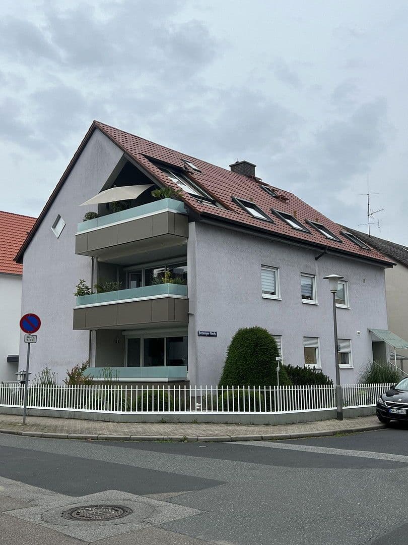 Prenájom bytu 2-izbový 73 m², Mannheim, Bádensko-Wurttembersko Prenájom bytu 2-izbový 73 m², Mannheim, Bádensko-Wurttembersko