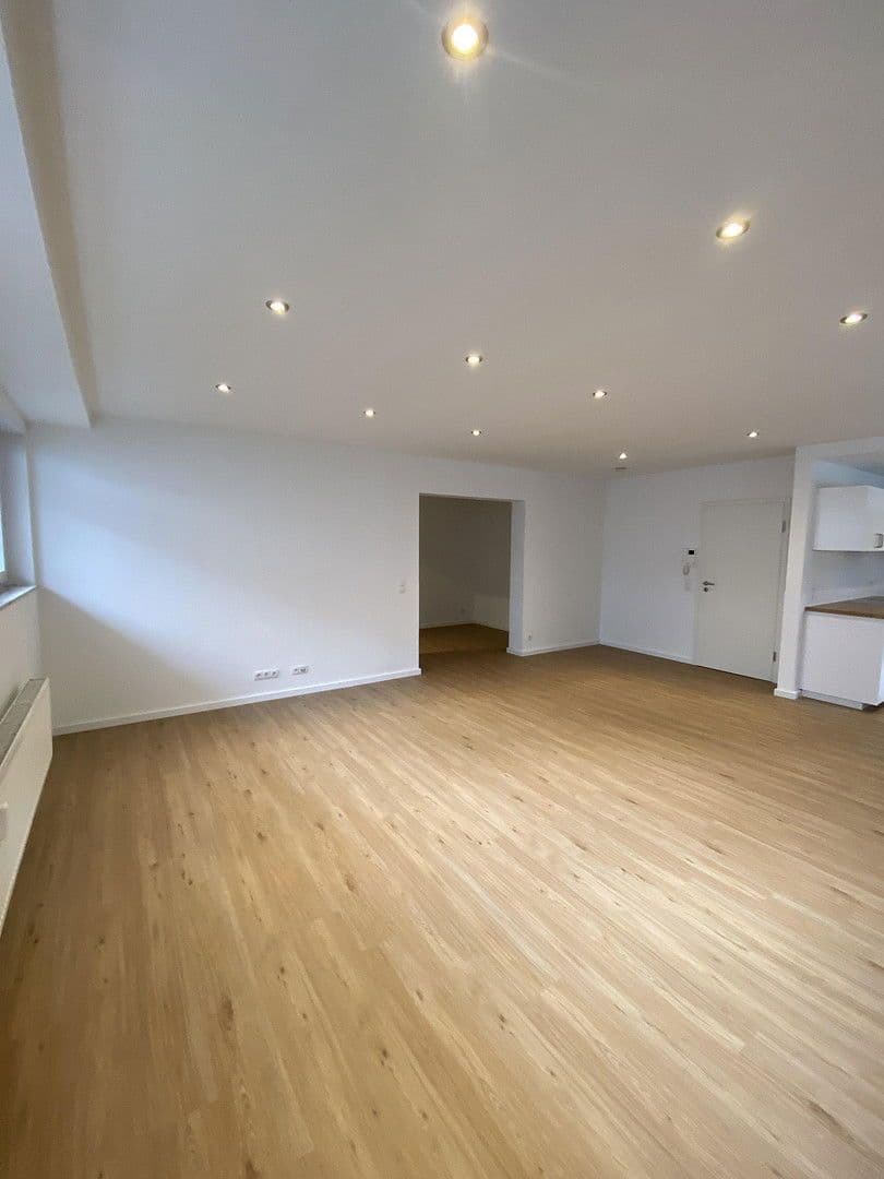 Prenájom bytu 2-izbový 73 m², Mannheim, Bádensko-Wurttembersko Prenájom bytu 2-izbový 73 m², Mannheim, Bádensko-Wurttembersko